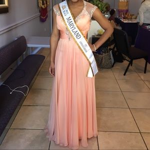 Beautiful Mac Duggal gown!!!